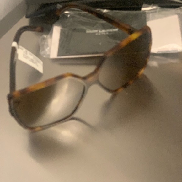 Saint Laurent Oversized Betty Glasses. Havana cheetah colour. - Picture 2 of 2